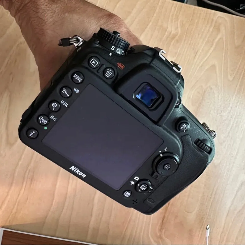 Nikon D7200 24.2MP Digital SLR Camera + 18-140 Bundle kit! YouTube Wi-Fi video